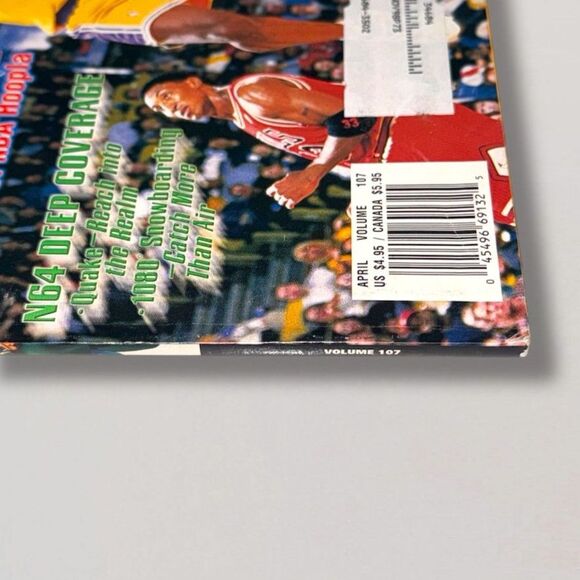 Nintendo Power Magazine Volume 107 Kobe Bryant with Iggys Poster - Picture 3 of 8